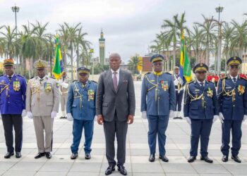 Oligui Nguema célèbre l’honneur militaire : remise de hautes distinctions à plusieurs officiers généraux des forces armées gabonaises