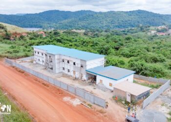 À Booué, Oligui Nguema redéfinit la présence de l’État : un commissariat pour sécuriser et reconstruire