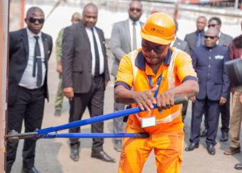 Éclairage public dans l’Ogooué-Ivindo : 930 lampadaires solaires livrés grâce à la vision du Président Oligui Nguema