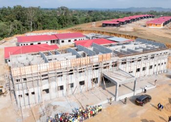 Ngounié – Lebamba : le Président Oligui Nguema inspecte le chantier du Centre Médical Zita Oligui Nguema et plusieurs autres infrastructures prioritaires