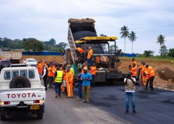 Ntoum-Cocobeach : Brice Clotaire Oligui Nguema suit de près l’avancement d’un axe stratégique