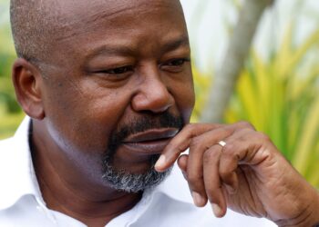 Bilie-By-Nzé : quand l’ancien pompier se transforme en critique du feu qu’il a laissé