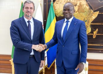 Un émissaire d’Emmanuel Macron chez Oligui Nguema : vers un renforcement de la coopération bilatérale entre Paris et Libreville