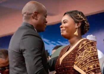 Le Président Oligui Nguema rend hommage à la Première Dame à l’occasion de son anniversaire