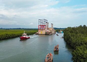 Libreville franchit un cap majeur dans sa transition énergétique avec l’arrivée du navire-centrale Deniz Sultan