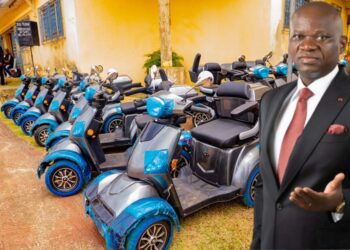 À Oyem, Oligui Nguema offre des moyens roulants aux personnes handicapées pour une citoyenneté pleine et entière