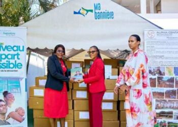 Alpha Centauri Mining offre 10 000 kits scolaires à la Fondation Ma Bannière : un engagement fort visant à soulager la charge financière des parents