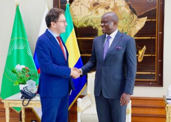 Ballet diplomatique : Brice Clotaire Oligui Nguema et l’Ambassadeur de France consolident le partenariat entre Libreville et Paris