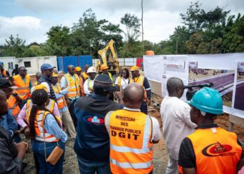Travaux publics : Edgard Moukoumbi en mission d’inspection dans le nord de Libreville