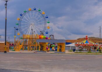Le Président Brice Clotaire Oligui Nguema et la Première Dame Zita Oligui Nguema visitent la foire de Franceville, futur pôle de loisirs