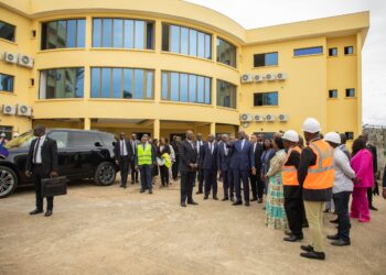 Oligui Nguema sur le chantier du futur Tribunal de première instance de Libreville : bâtir une justice à la hauteur de la Ve République