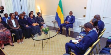 Brice Clotaire Oligui Nguema devise avec les diplomates gabonais en fonction en Italie