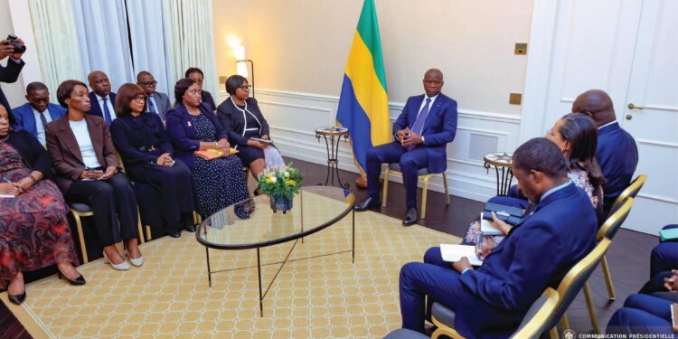 Brice Clotaire Oligui Nguema devise avec les diplomates gabonais en fonction en Italie