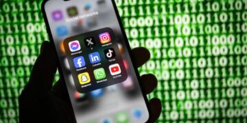 Réseaux sociaux et mineurs : le Gabon doit-il franchir le pas de la régulation ?