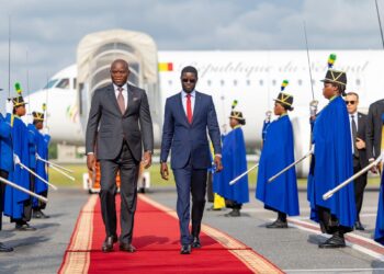 Diplomatie africaine : Oligui Nguema accueille le Président sénégalais Bassirou Diomaye Faye à Libreville