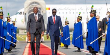 Diplomatie africaine : Oligui Nguema accueille le Président sénégalais Bassirou Diomaye Faye à Libreville