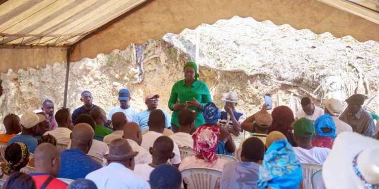 Karine Cécilia Arissani en tournée citoyenne à Libreville : dialogue de terrain autour de l’éducation et de l’emploi
