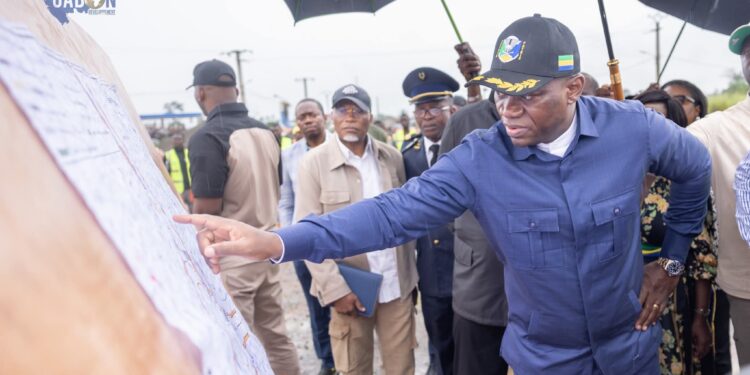 Retard sur les travaux routiers : sur l’axe Libreville-Ntoum, Oligui Nguema hausse le ton et impose le rythme