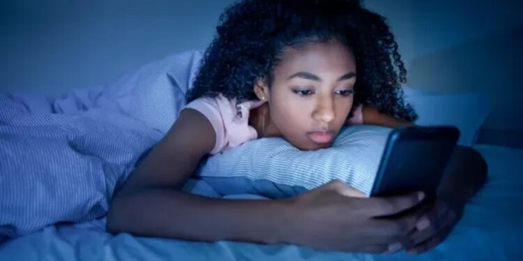 Internet sans règles, enfants en danger : pourquoi le Gabon a tranché