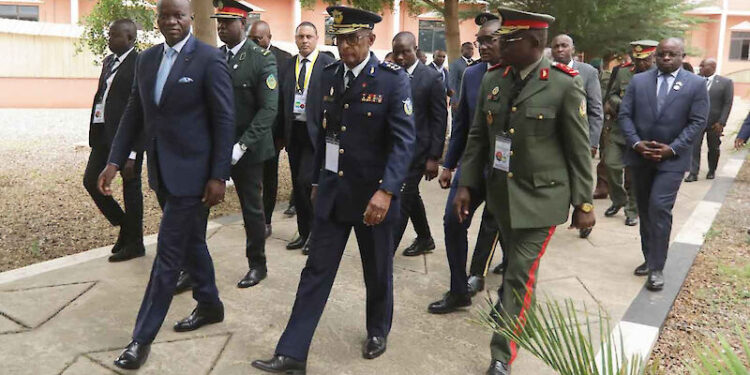 Coopération militaire : le Gabon veut renforcer la formation de ses forces armées en Angola