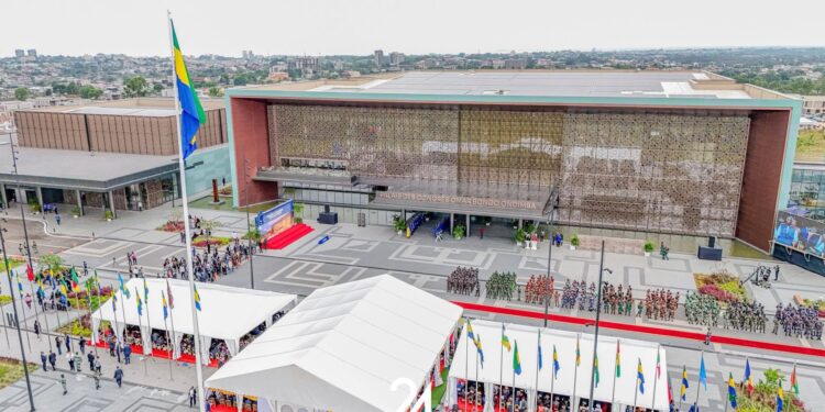 Inauguration du Palais des Congrès Omar Bongo Ondimba : plusieurs personnalités élevés aux grades de Grand-croix et de Grand officier de l’Ordre national du mérite par Oligui Nguema