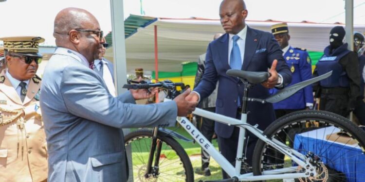 Sécurité : Oligui Nguema renforce la capacité opérationnelle de la Police nationale et impose une doctrine d’efficacité de terrain