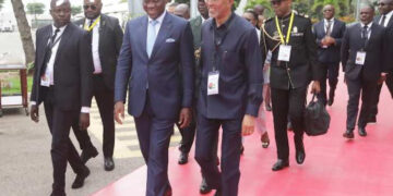 Angola–Gabon : Brice Clotaire Oligui Nguema au cœur des installations stratégiques de la raffinerie de Luanda