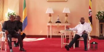 “L’Afrique doit transformer ses propres matières premières”: Museveni salue la vision industrielle d’Oligui Nguema