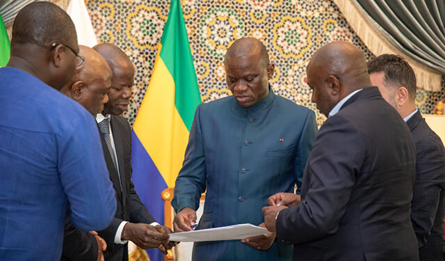 Logement, inclusion financière et investissements : Brice Clotaire Oligui Nguema consolide le partenariat économique avec Coris Bank