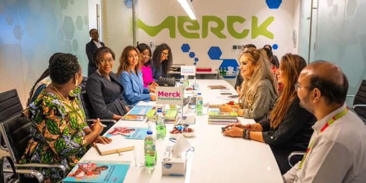 Recherche scientifique : la Fondation Merck et la Fondation Ma Bannière lancent un appel continental pour révéler les talents féminins africains