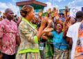 Tchibanga : accueil triomphal pour la Première Dame Zita Oligui Nguema à l’occasion de la Fête des Mères