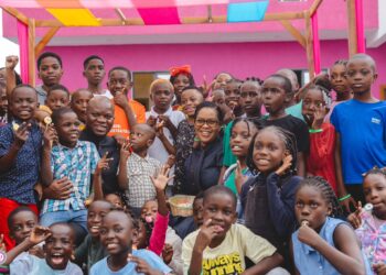 Camp de vacances « Lumière d’Enfants » : Oligui Nguema et Anouchka Oligui Nguema placent l’épanouissement de l’enfance au cœur de l’action solidaire