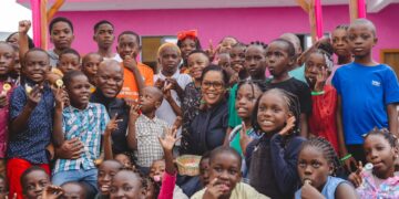 Camp de vacances « Lumière d’Enfants » : Oligui Nguema et Anouchka Oligui Nguema placent l’épanouissement de l’enfance au cœur de l’action solidaire