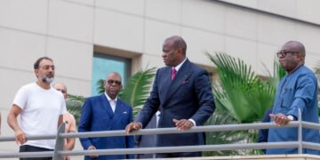 Après la diplomatie, le terrain : Oligui Nguema inspecte la réhabilitation de l’Hôtel des Ambassadeurs