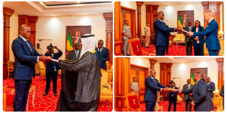 Le Gabon accueille trois nouveaux ambassadeurs et consolide son ouverture à l&rsquo;international