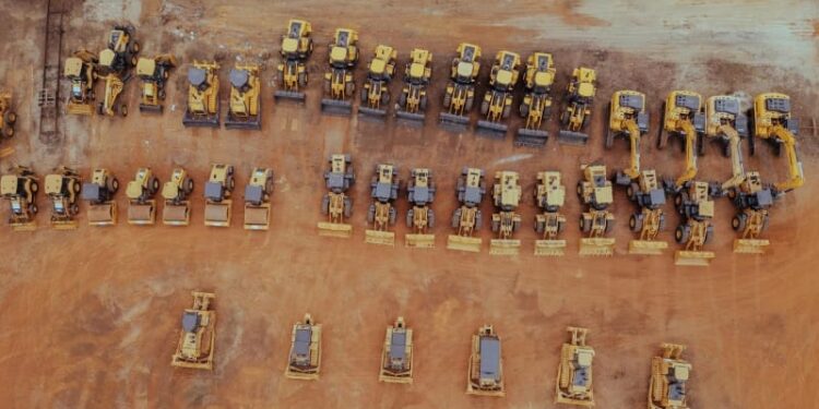Routes : le Gabon accélère son désenclavement avec 80 milliards FCFA d’équipements pour 530 km de nouveaux chantiers