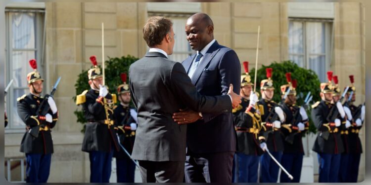Emmanuel Macron salue le renforcement du partenariat avec le Gabon et rend hommage à la vision portée par Oligui Nguema