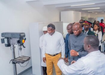 Santé : Brice Clotaire Oligui Nguema en immersion au cœur du système Gambien