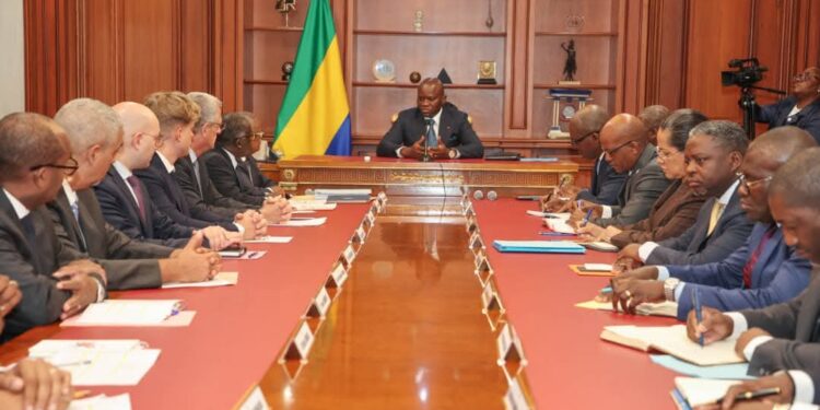 « Qui paie ses dettes s’enrichit » : Oligui Nguema débloque 20 milliards de FCFA pour relancer la filière Forêt-Bois