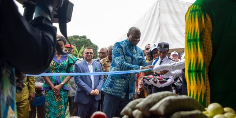 Commerce : à Mindoubé, Oligui Nguema inaugure un nouveau marché et modernise le commerce de proximité