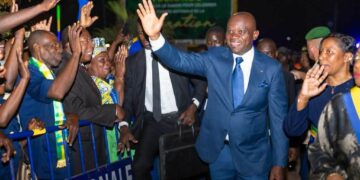 De la poussière des routes au pont Limbomba : Oligui Nguema arrive à Makokou, là où la mémoire de 2023 reste vive