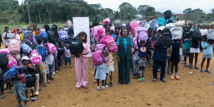 Ogooué-Ivindo : la Fondation Ma Bannière boucle sa campagne de distribution de kits scolaires