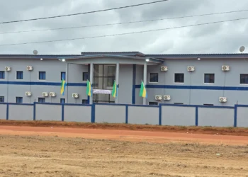 Booué : Oligui Nguema renforce la présence de l’État avec un nouveau commissariat