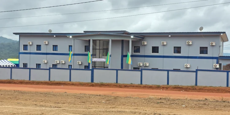 Booué : Oligui Nguema renforce la présence de l’État avec un nouveau commissariat