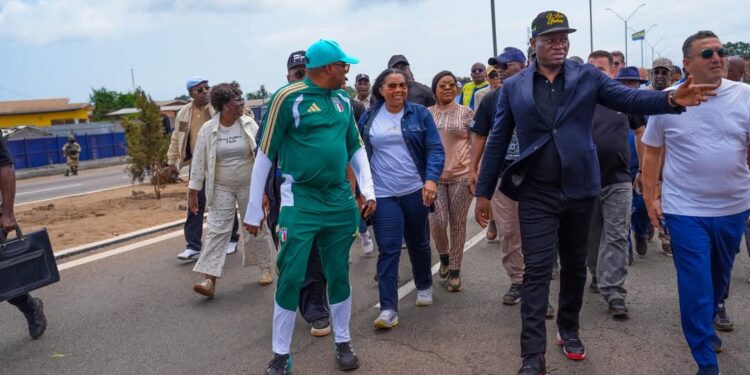 Port-Gentil : Oligui Nguema veut faire des chantiers routiers un moteur de l’emploi local