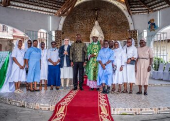 Port-Gentil : Oligui Nguema ouvre l’année pastorale aux côtés de la communauté catholique