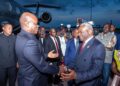 Visite de travail : le Président Brice Clotaire Oligui Nguema accueilli à Ollombo par le Premier ministre Anatole Collinet Makosso